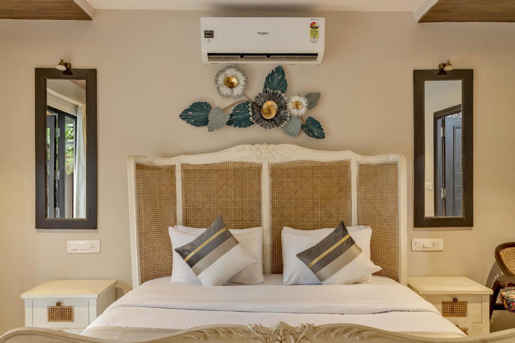 Skon Morjim Beach Resort By Orion Hotels Goa Velha Esterno foto